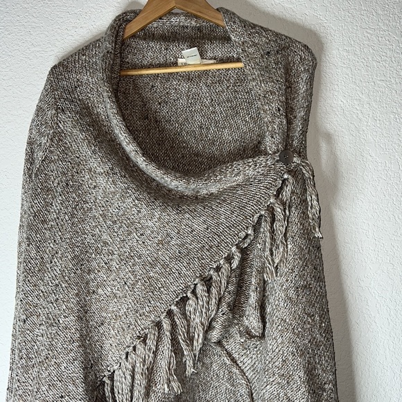 Lovestitch Asymmetrical Poncho - Picture 2 of 6
